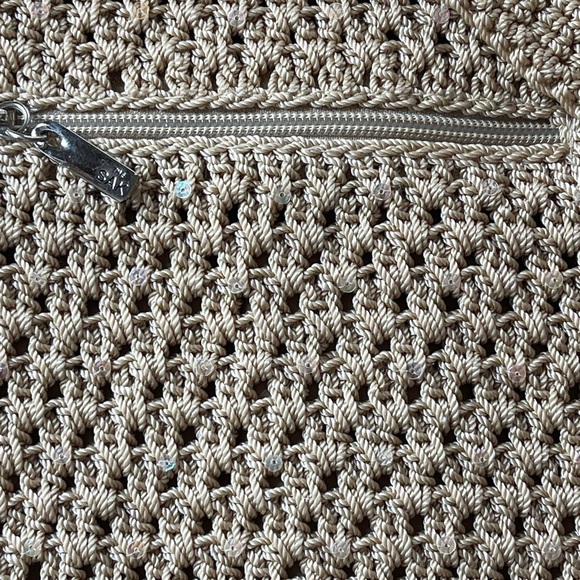 The Sak purse - like new!  Zipper pocket on both inside and out. - Picture 5 of 10